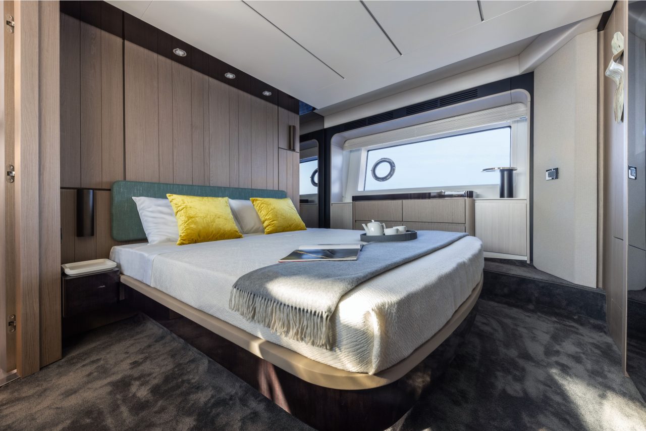 Azimut 74