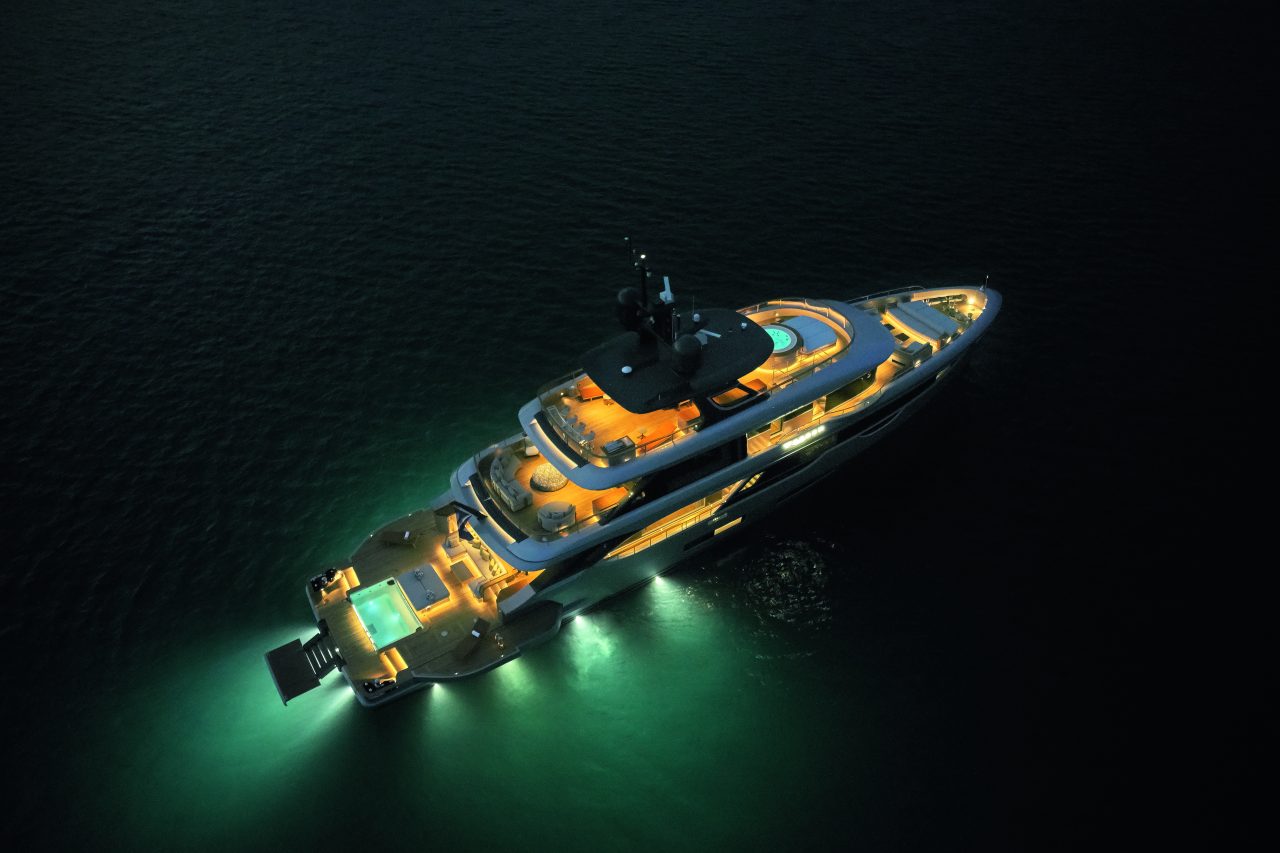 Benetti Oasis 40M